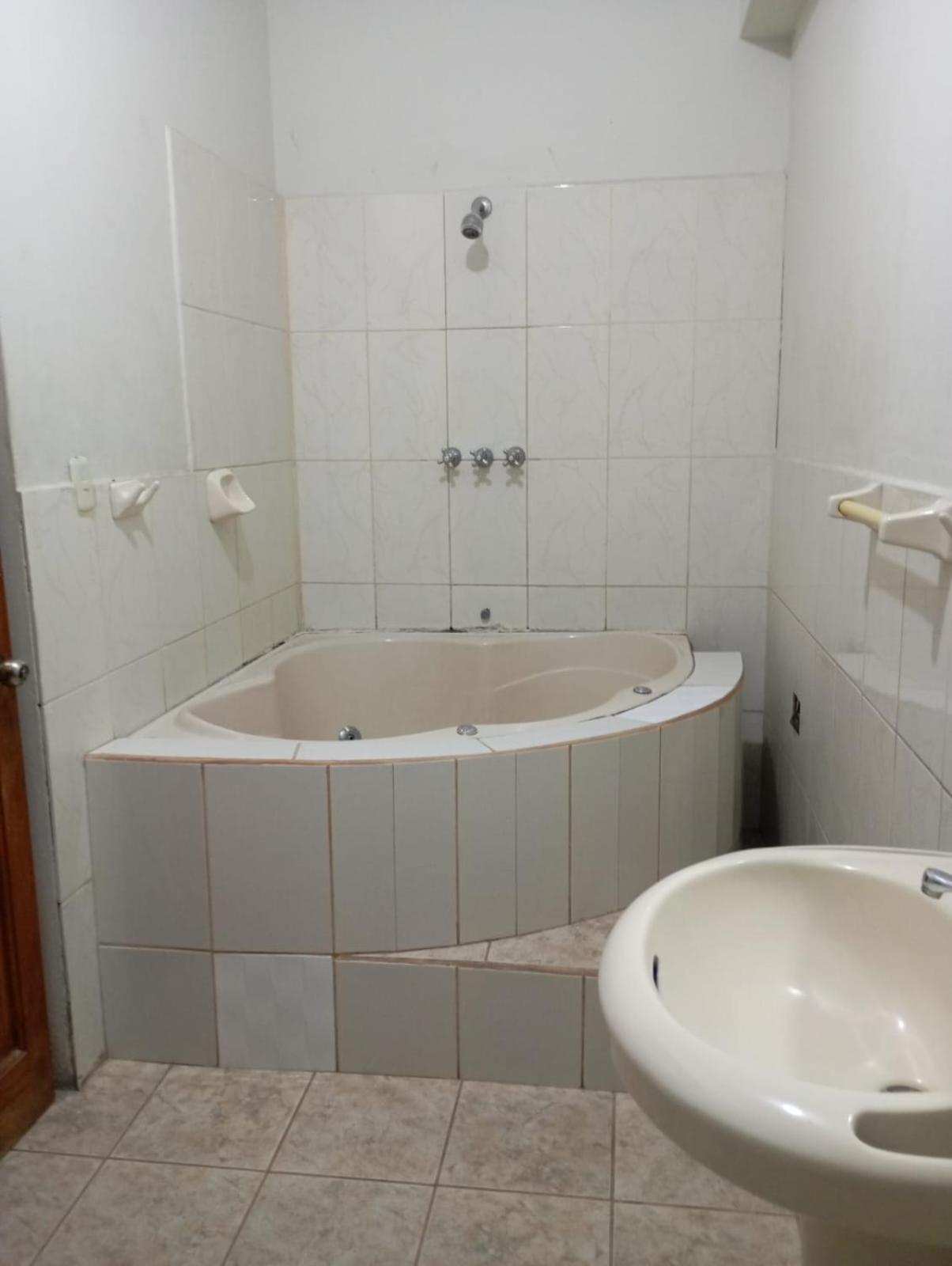 Hostal El Puerto Yurimaguas المظهر الخارجي الصورة